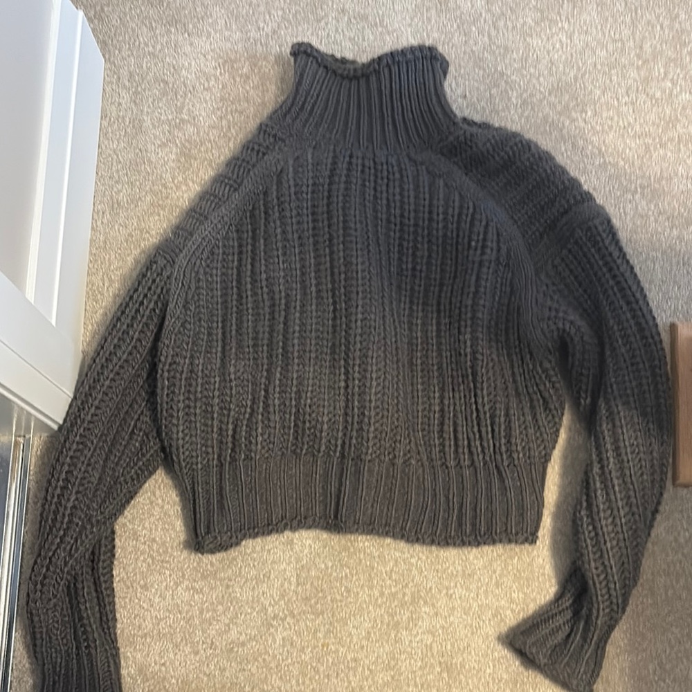 Chunky Knit Turtleneck Sweater - Gray